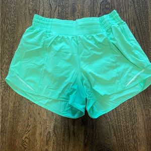 Lululemon hotty hot high rise 4”